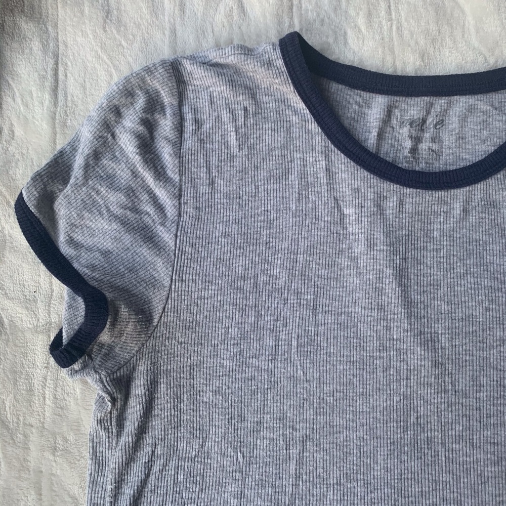Cropped shirt - Picture 3 of 3